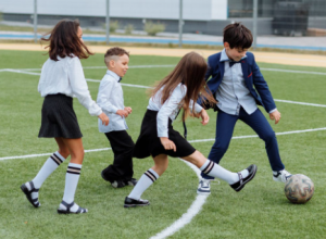 教育部新发布：不许设重点班，小学一二年级不进行...